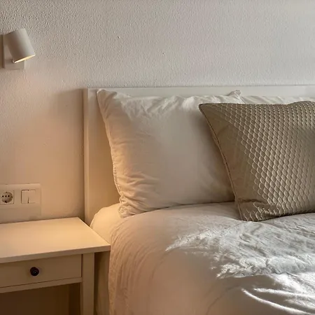 Ap338 - Gaviota Moell * Nerja